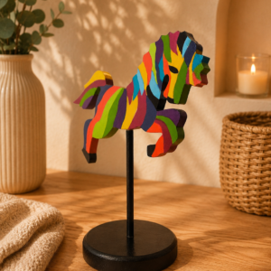 Figura Caballo Energía pintada a mano en madera MDF por la artista colombiana Esperanza Arcila.